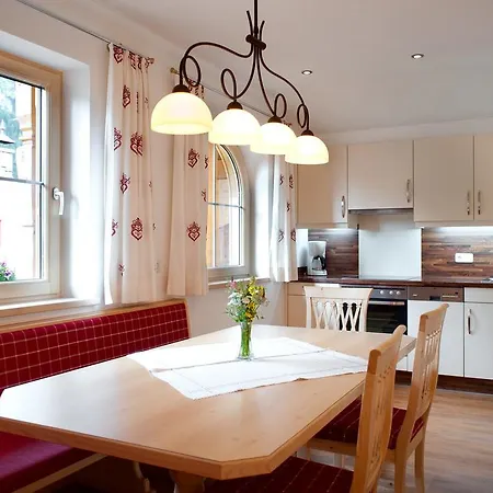 Konukevi Ferienschloessl Harmonie Holzgau