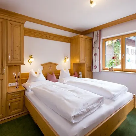 Ferienschloessl Harmonie Konukevi Holzgau