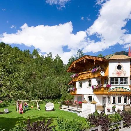 Ferienschloessl Harmonie Konukevi Holzgau